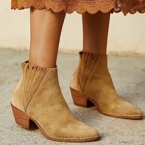 Free People x Faryl Robin Trill Western Ankle Boots Honey Tobacco Suede size 8